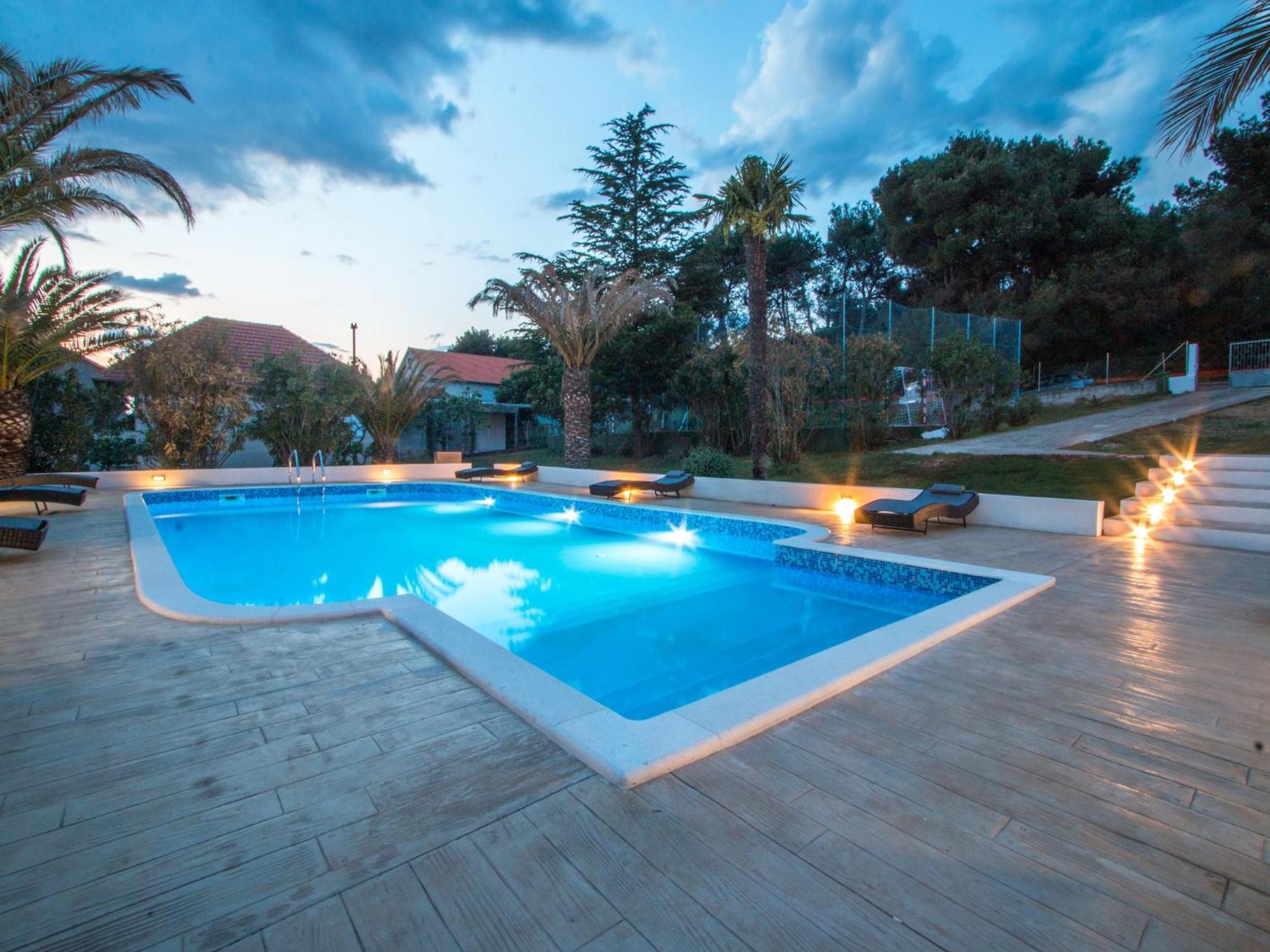 Scenic Holiday Home In Bibinje Near Sea 外观 照片