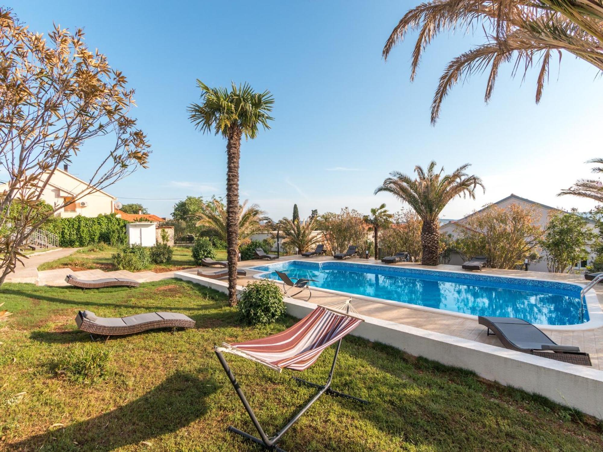 Scenic Holiday Home In Bibinje Near Sea 外观 照片